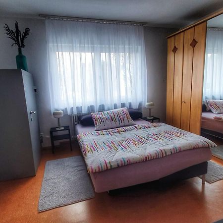 Ferienwohnung Casa Rossa เนคคาร์ชไตนัค ภายนอก รูปภาพ