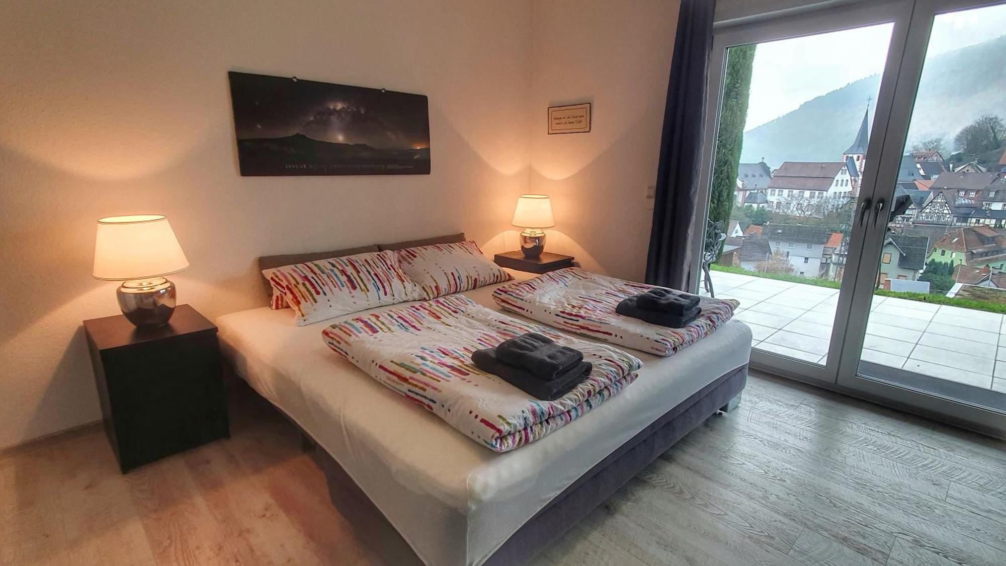 Ferienwohnung Casa Rossa เนคคาร์ชไตนัค ภายนอก รูปภาพ